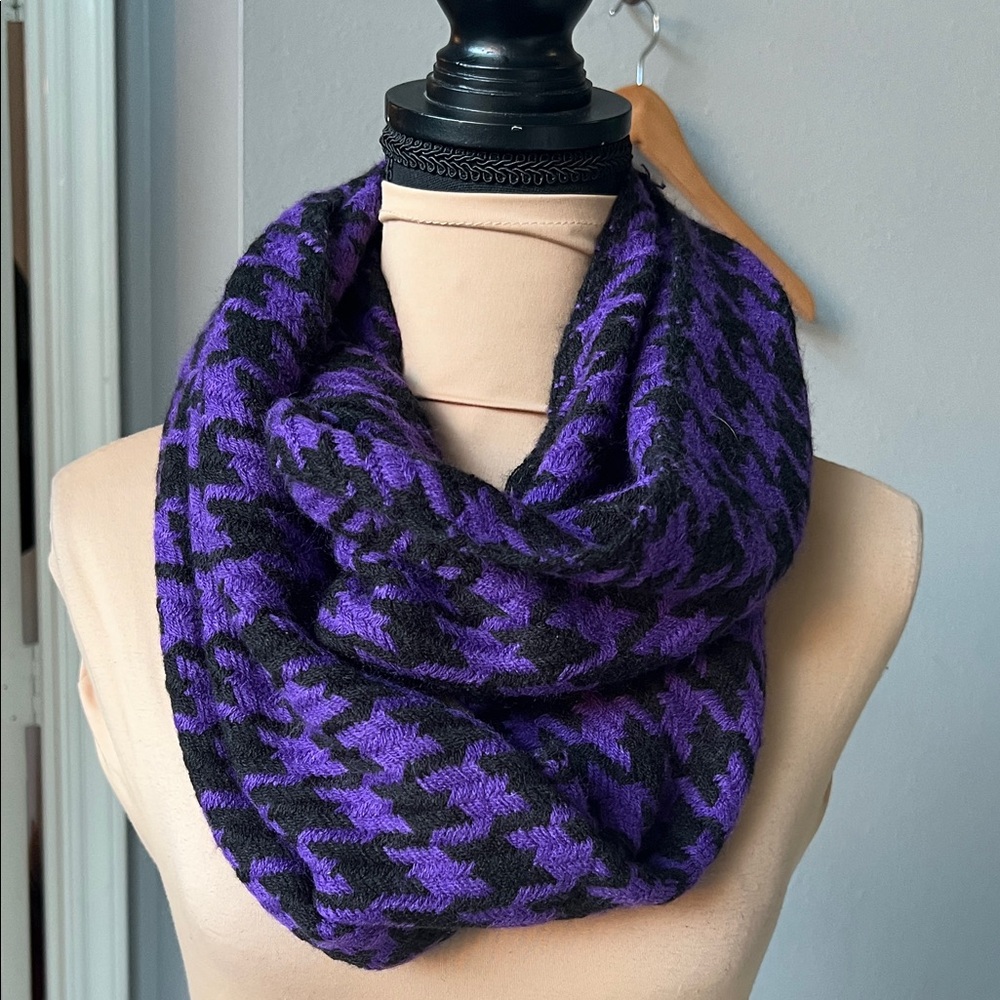 Houndstooth Infinity Scarf